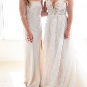 Bridesmaid dress -soft champagne 🍾 size 4